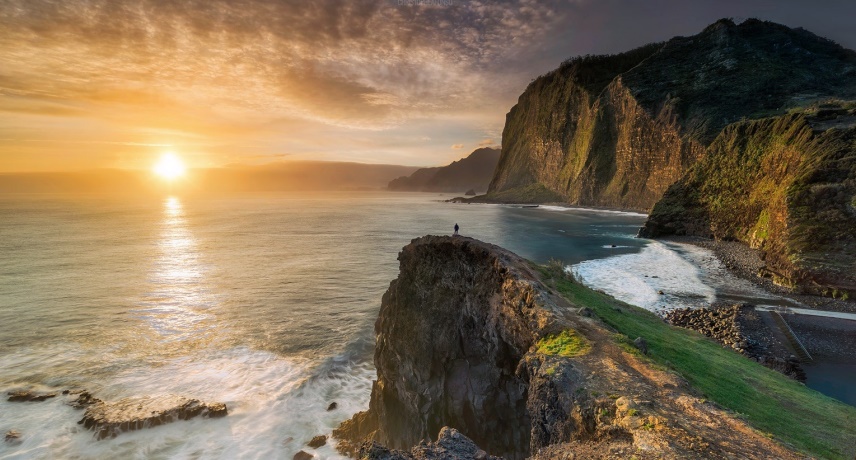 Best sunrise spots in Madeira- Guindaste viewpoint in Faial